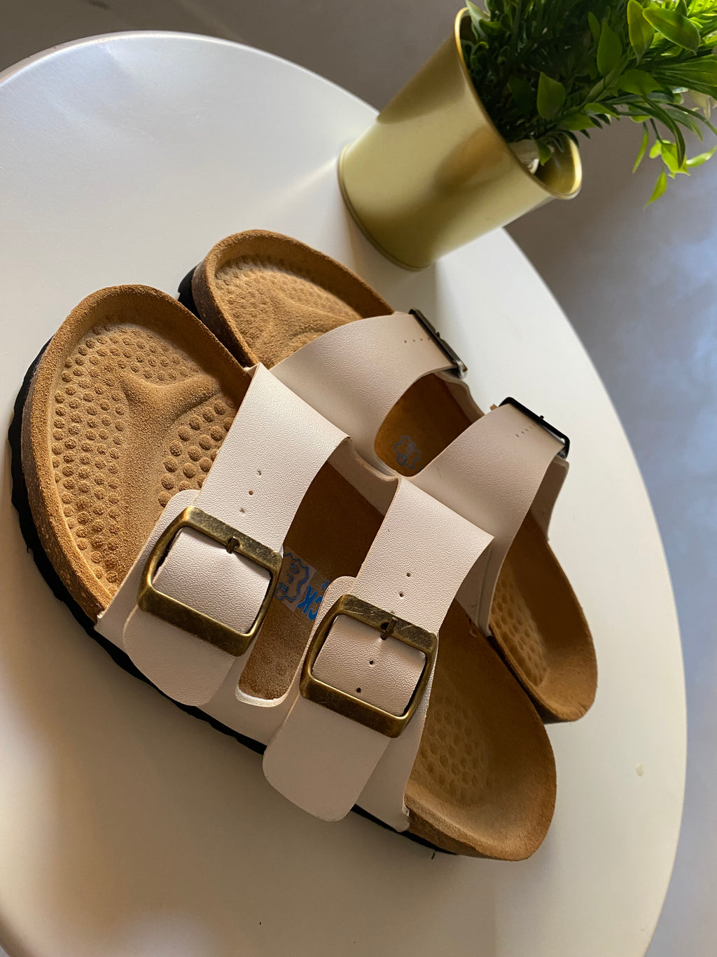 Sandale blanc gris en daim