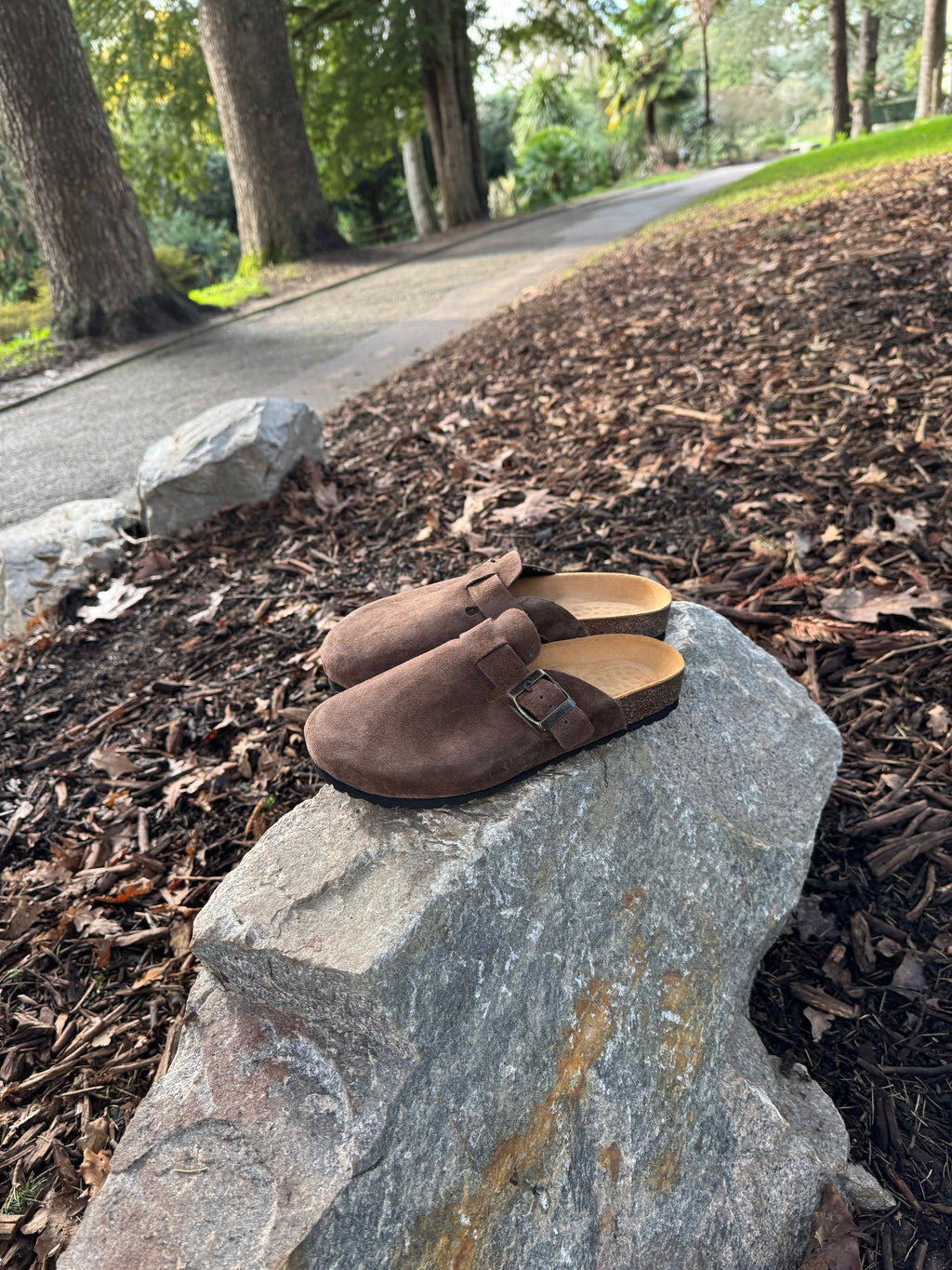 Oristep sabot marron en cuir daim