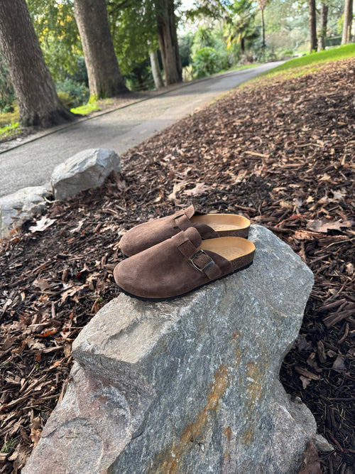 Oristep sabot marron en cuir daim